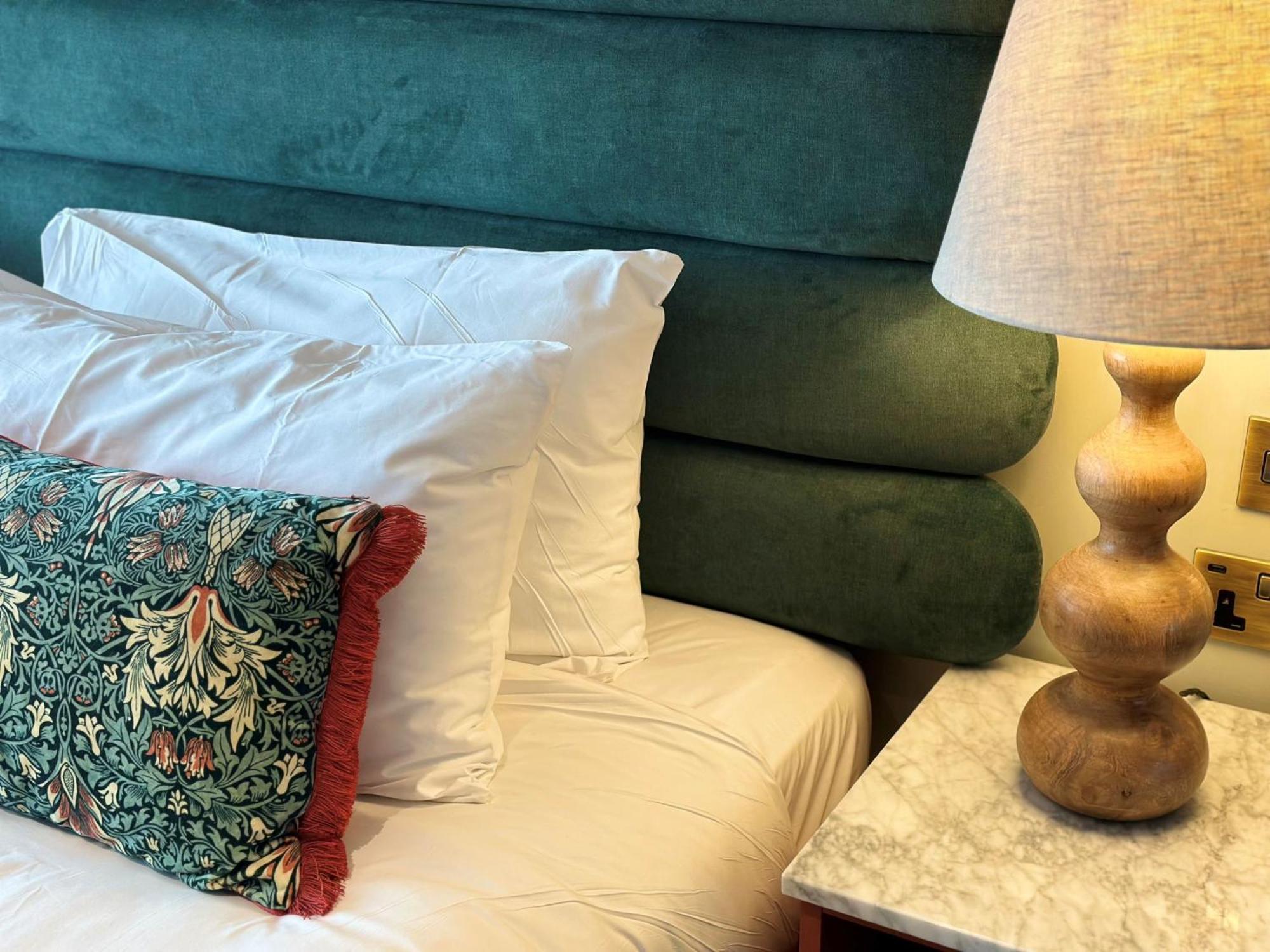Hotel Indigo - Exeter By Ihg Bagian luar foto